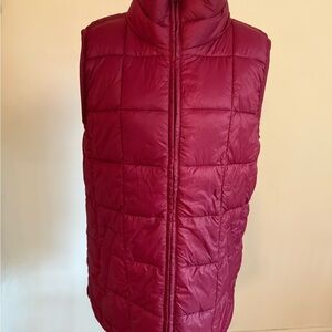 GAP Long Quilted Puffer Vest in Burgundy